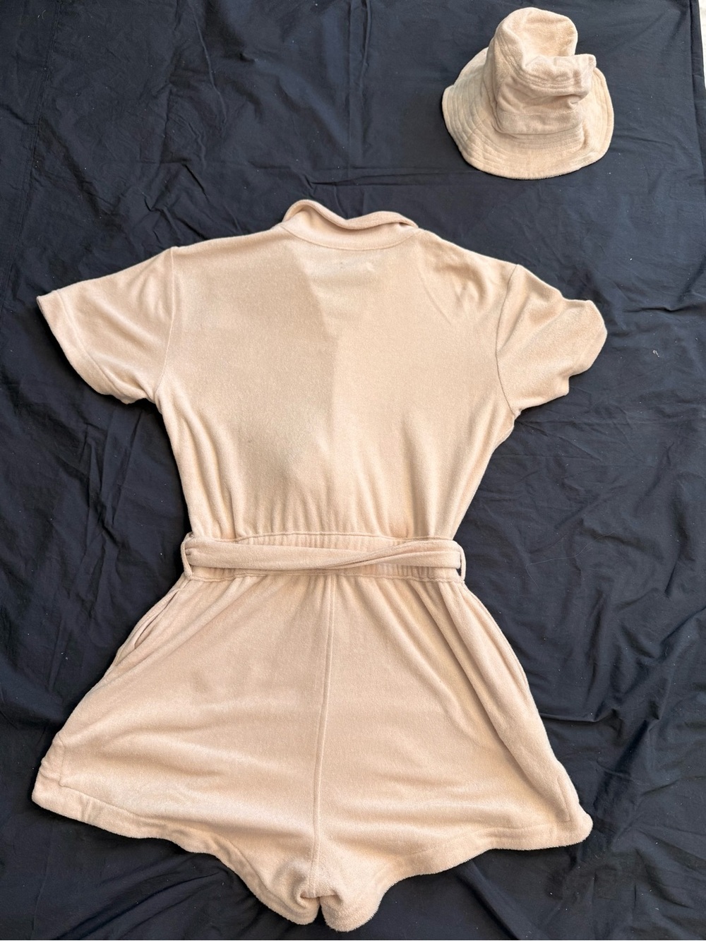 Gianni Bini Light Beige Terry Short Sleeve Elisa Romper with belt and Hat - Picture 4 of 8